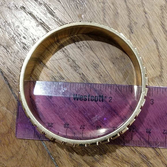 Slip on gold-toned bracelet - Picture 4 of 4